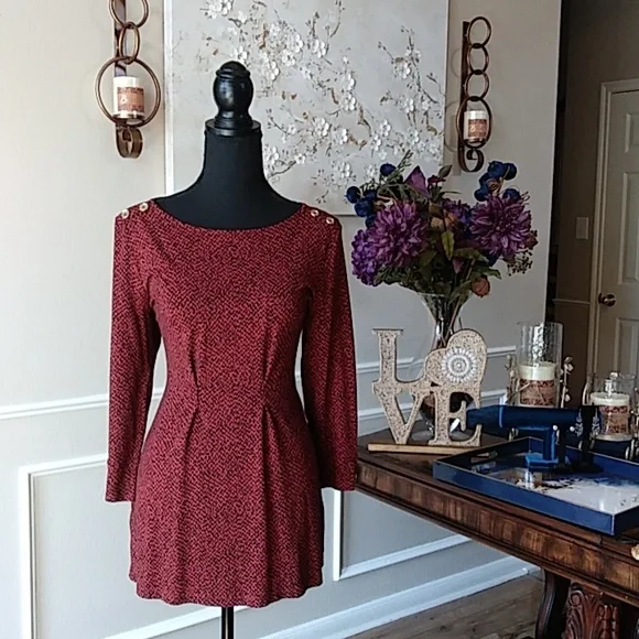 NWOT Liz Claiborne Dark Orange With Black Prints 3/4 Sleeves Tunic Top. Size S - Picture 1 of 17